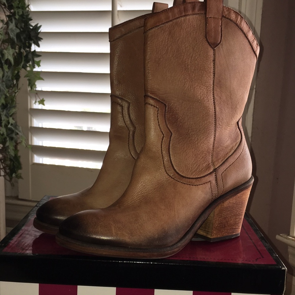 NWOB Sam Edelman Nile Boots